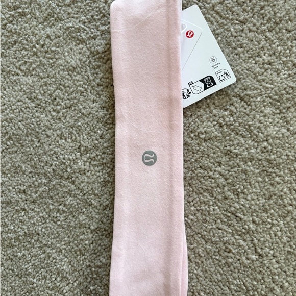 Lululemon fly away tamer headband strawberry milk NWT - Picture 2 of 3